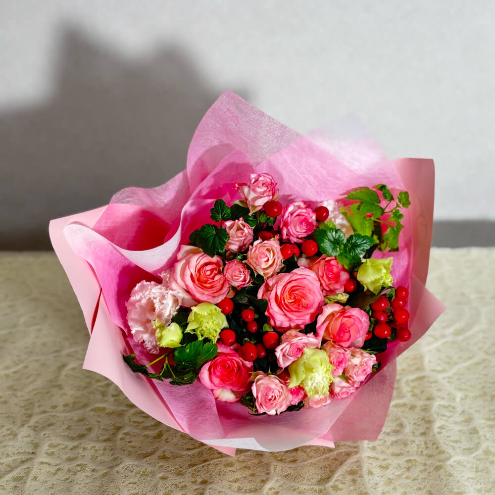 ピンクバラとトルコ桔梗の花束
