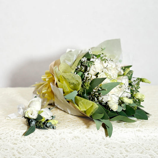白系のウェディング ナチュラルブーケ(ブトニア付き)