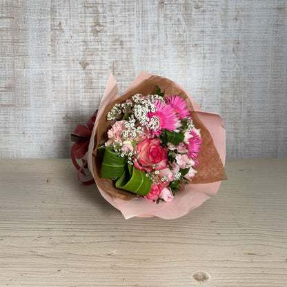バラとガーベラの花束