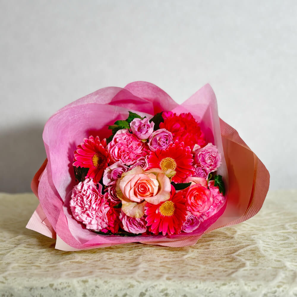 ピンクの薔薇とガーベラの花束