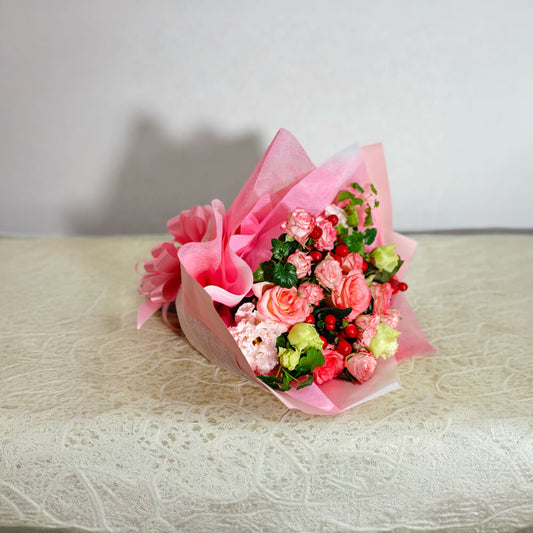 ピンクバラとトルコ桔梗の花束