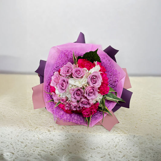 ピンクの薔薇とカーネーションの花束
