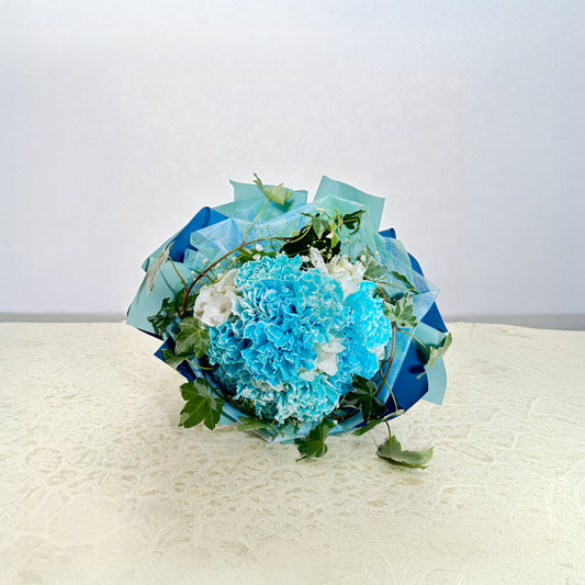 水色カーネーションの花束