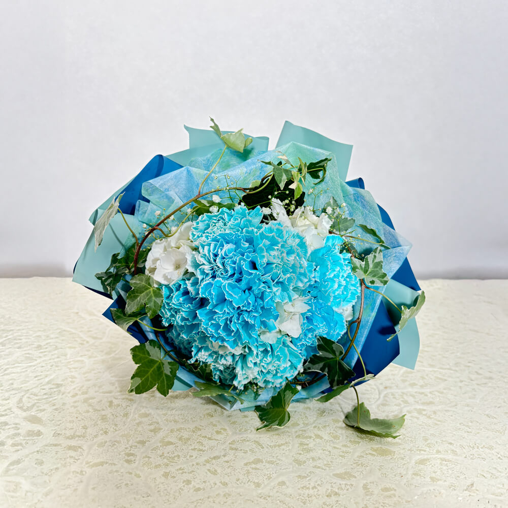 水色カーネーションの花束