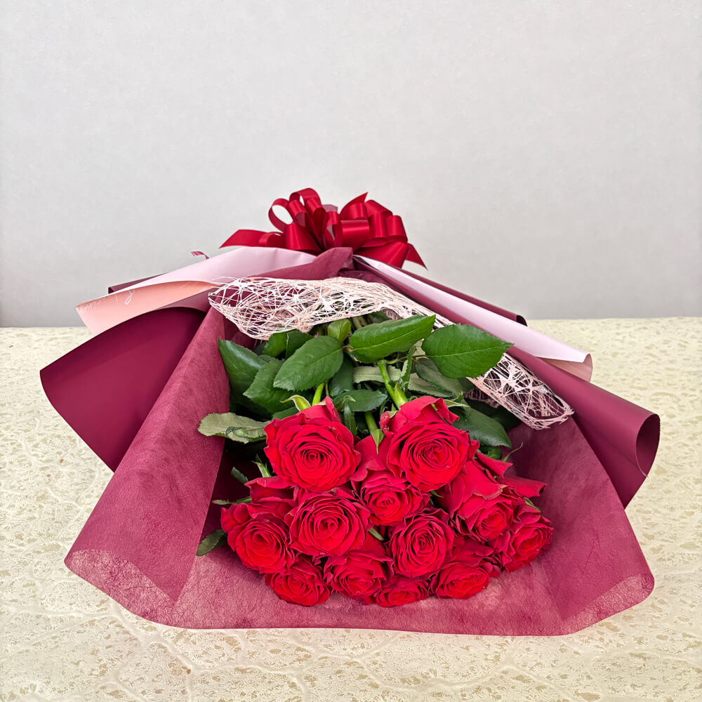 豪華 赤バラ12本の花束